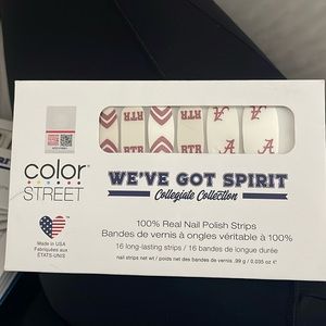 University of Alabama Color nail strip. 16 strips per pkg. nwt